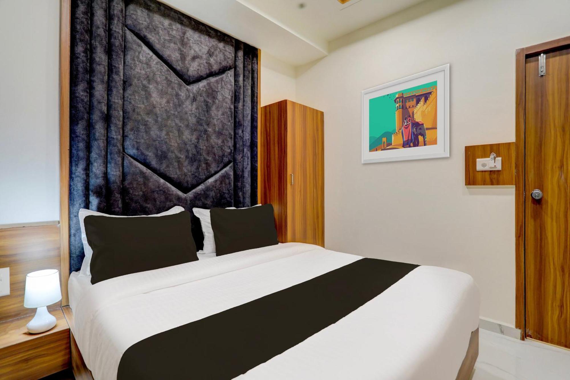 Hotel O Sun Light Ahmedabad Bagian luar foto