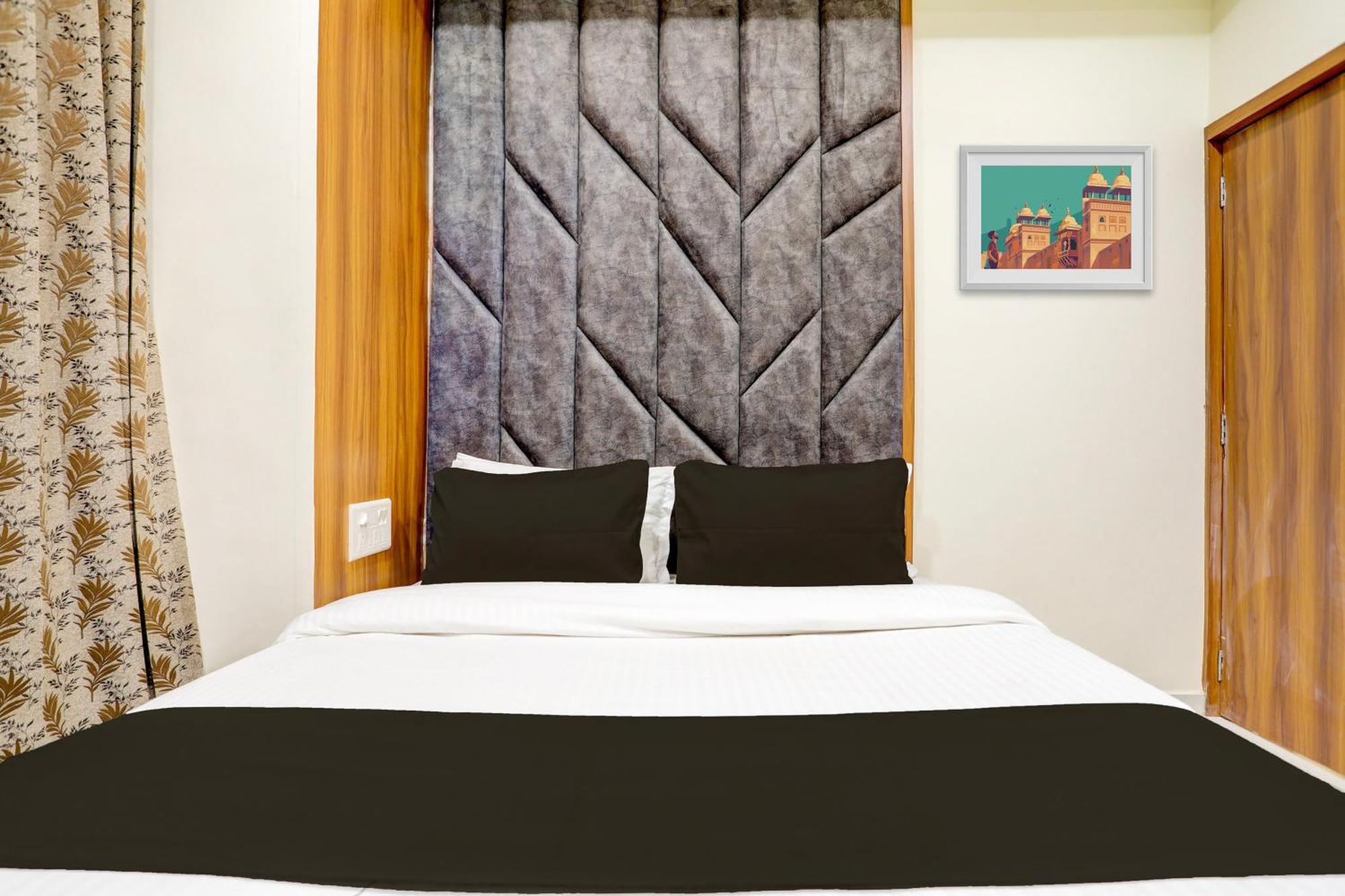 Hotel O Sun Light Ahmedabad Bagian luar foto