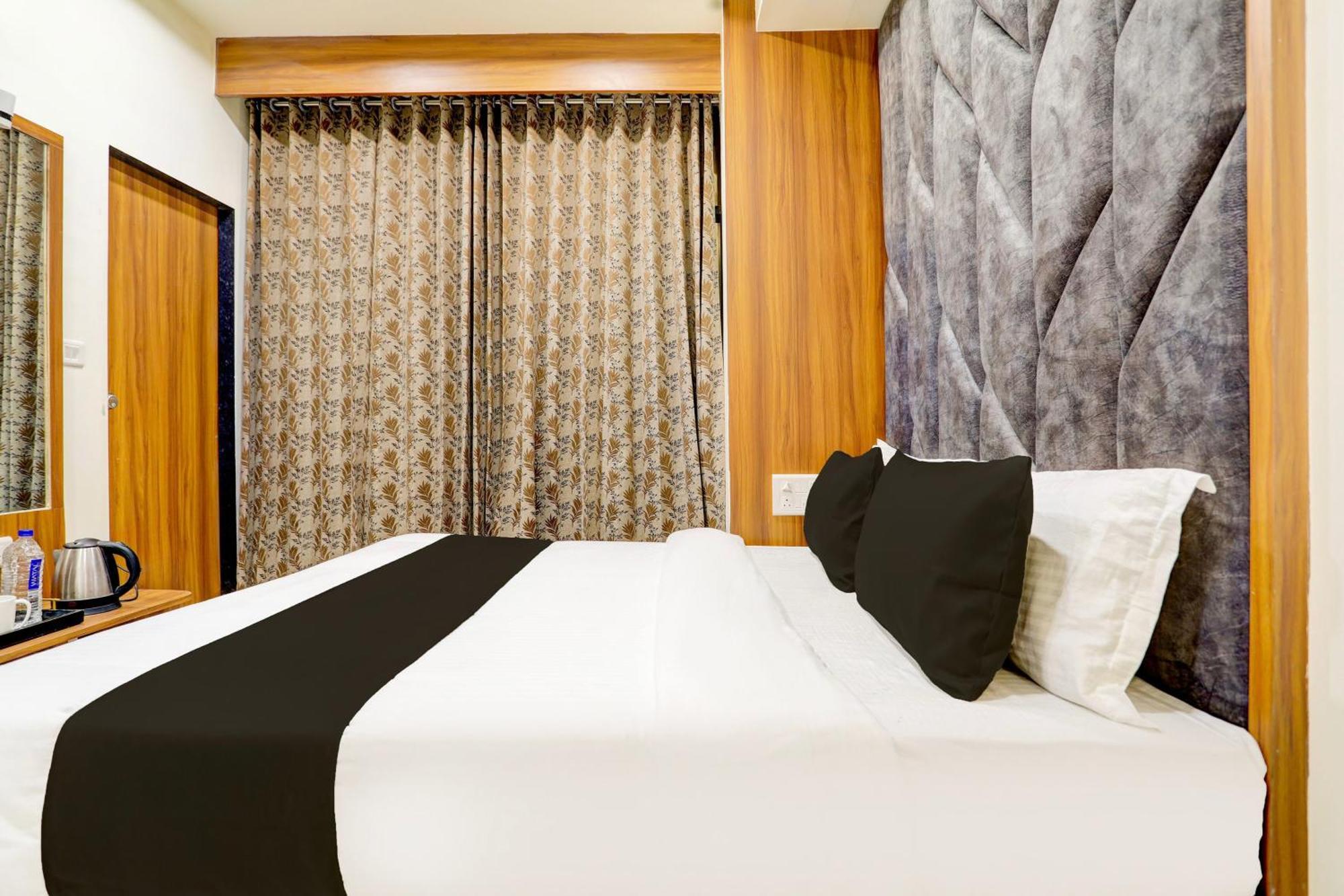 Hotel O Sun Light Ahmedabad Bagian luar foto