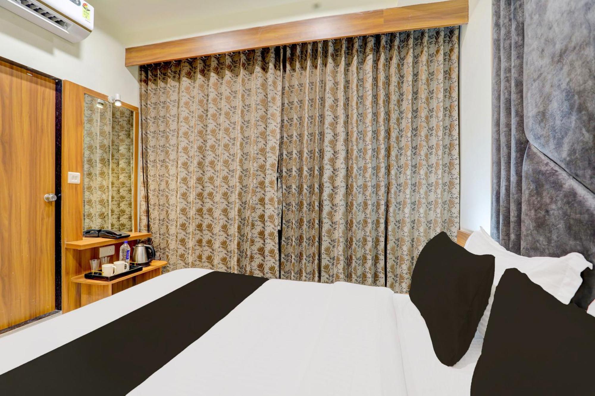 Hotel O Sun Light Ahmedabad Bagian luar foto